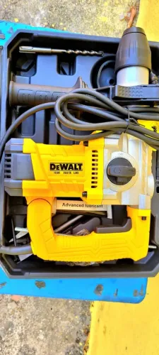 Furadeira martelete dewalt