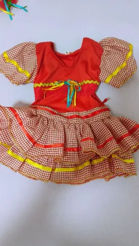 Vestido de festa junina infantil P, tiara e chapéu de palha