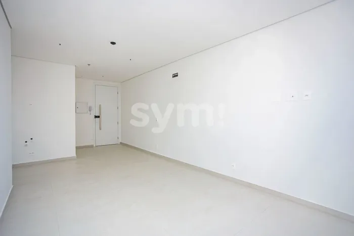 Sala para primeira locação no Centro!