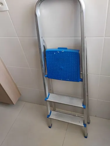 Escada de alumínio 3 degraus