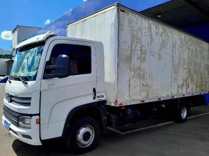 Caminhão VW 9-170 Delivery 4x2 Baú 2021 Aut.