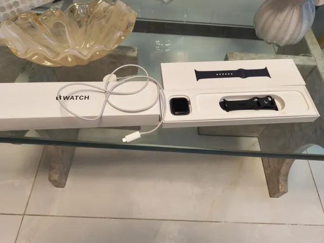 Apple Watch SE 2ª Geração 40mm Completo - R$ 950