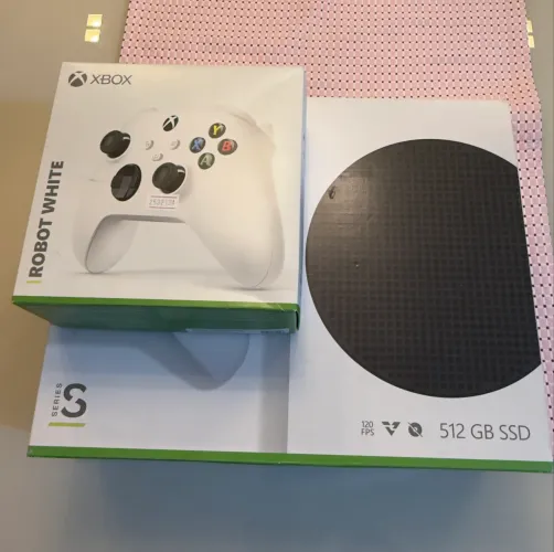 Vende-se Xbox Series S - 512 GB SSD
