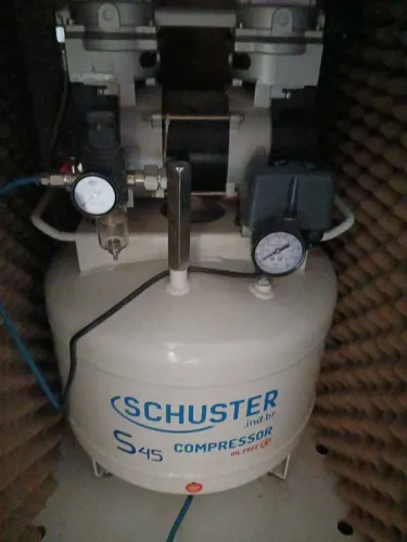 Compressor Schuster S45 Oil free 45L novissimo com caixa acústica