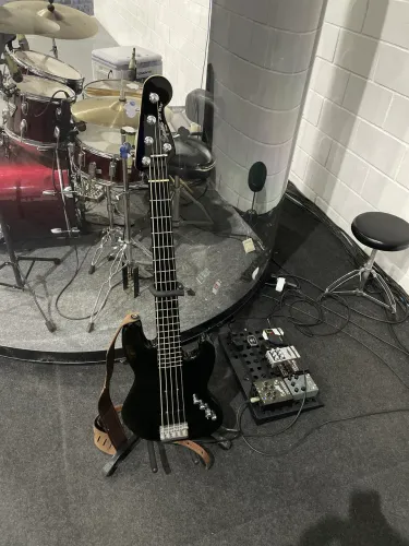 Baixo squier FENDER DELUXE (troco)