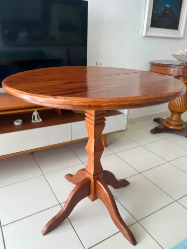 Mesa de madeira maciça 80cm