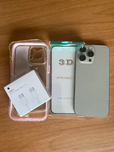 iPhone 16 Pro Max - Apple