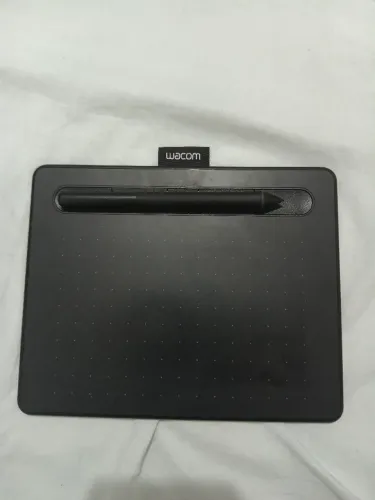 Mesa Digitalizadora Wacom Intuos Pequena com Bluetooth/cor Preta - CTL4100WLK0