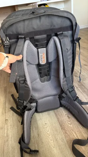 DEUTER - Mochila Transit 65 - VIAGEM TRACKING TRILHA