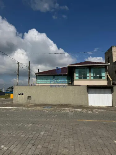 Casa com 4 dormitórios à venda sendo 4 suítes, 340.0 m² por - R$ 2.500.000,00 - Meia Praia