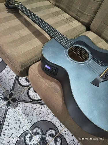 Vende-se violão elétrico ou troca...violão elétrico Tagima rio negro top das galáxias 