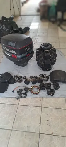 Evinrude 115 hp - lote de peças para reposição e recuperação