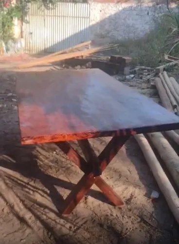 Vendo mesa madeira novíssima para área gourmet 