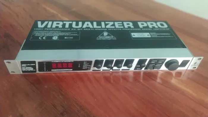  Processador De Efeitos Behringer Virtualizer Pro Dsp2024p