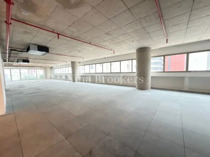 Conjunto Comercial em Pinheiros no Contra Piso