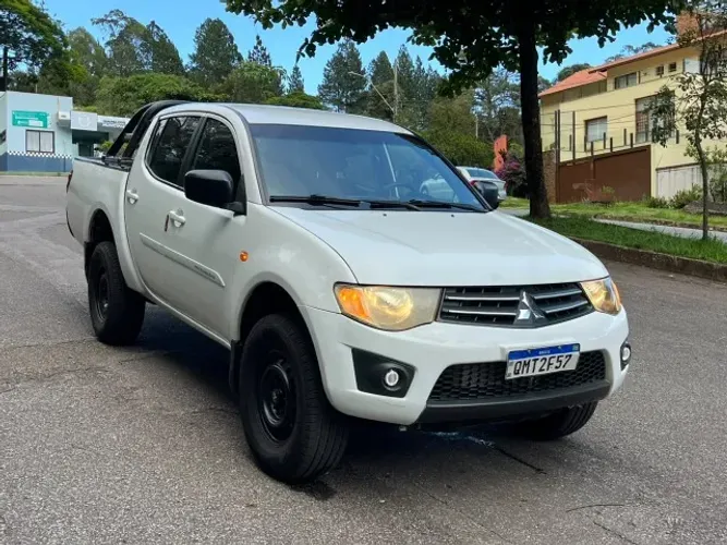 Mitsubishi L200 Triton GL 3.2 CD TB Int. Dies. Mec. 2018