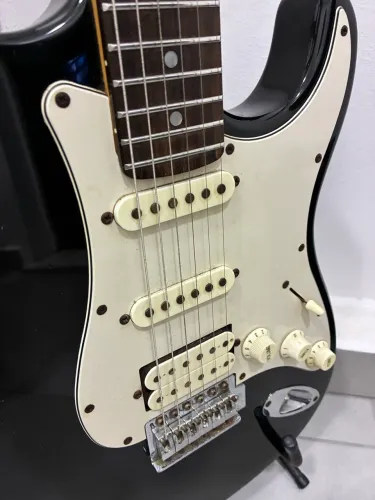 GUITARRA EAGLE - STS 002 - HSS - HAMBUCKER - TOP