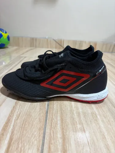 Chuteira Society Umbro Adamant Top Speed Club