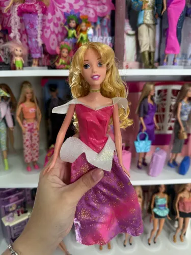 Boneca aurora Mattel 