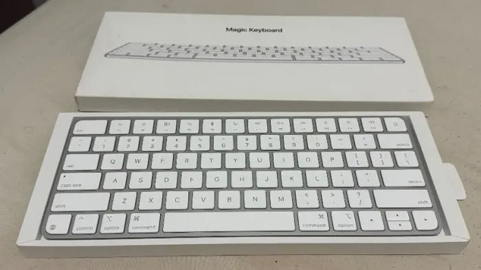 Teclado Magic Keyboard usado poucas vezes 