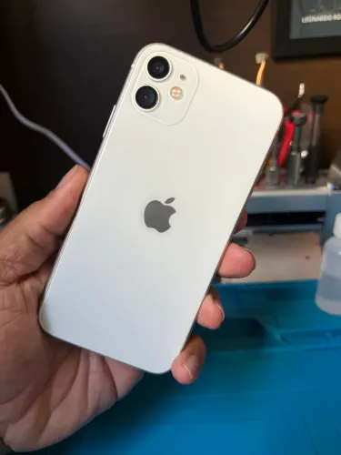 iPhone 11 128GB Branco - Face ID Funcionando - Excelente Estado