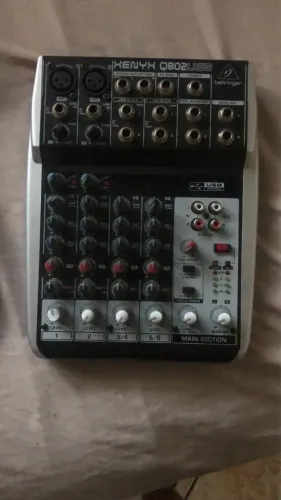Mesa De Som Behringer Xenyx 802s