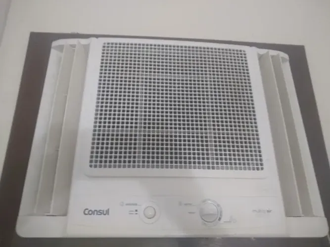 Ar condicionado consul 10000 BTU COMPLETAMENTE NOVO, GELANDO MUITO GAS TROCADO JÁ 