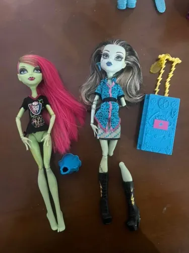 Monster High Vênus e Frankie Scaris Sucata