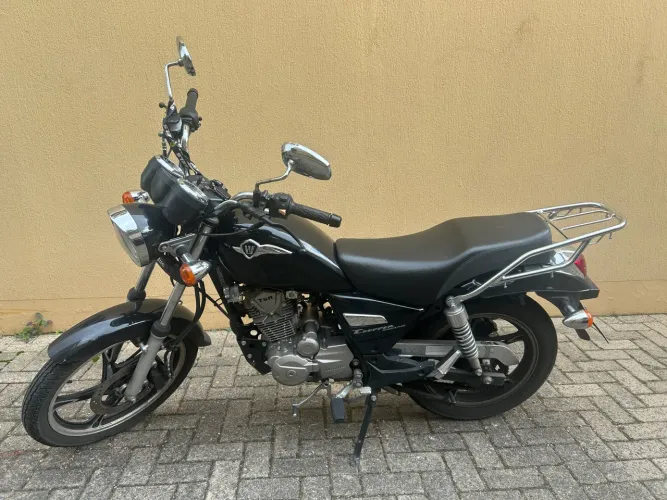 Linda Chopper Road 150 (antiga intruder)