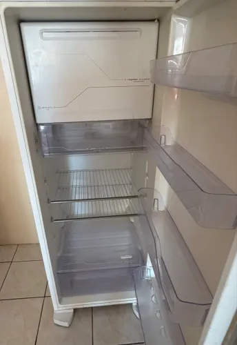 Geladeira apenas para conserto
