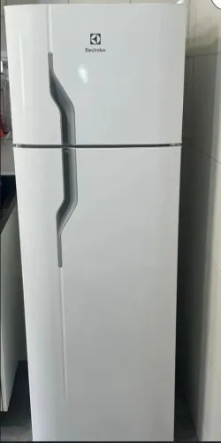 Vendo Geladeira 260L