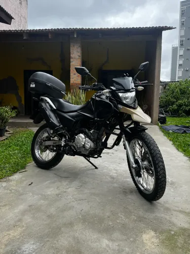 XTZ 150 Crosser 2022 ABS Bege Semi Nova
