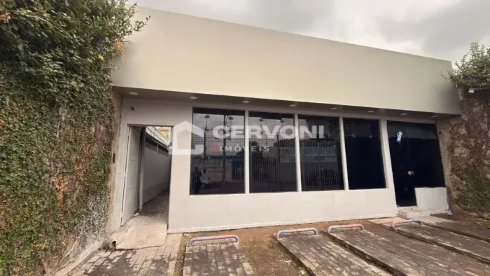 Imóvel para aluguel possui 300 metros quadrados com 1 quarto