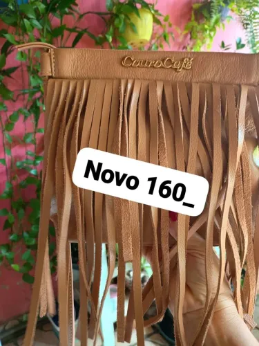 Novo é usado Constance couro e café, Carmen steffanis original ?
