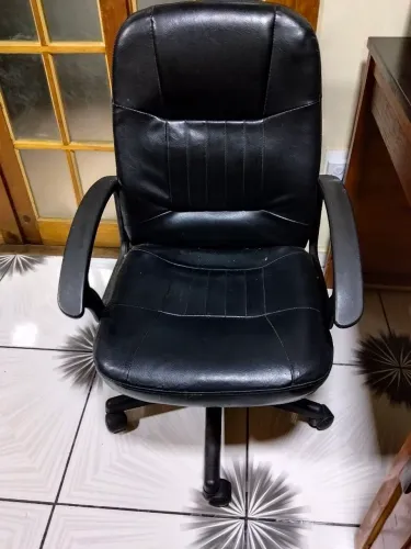Cadeira para mesa de computador Cadeira Secretaria Giratória Inhoaíba 