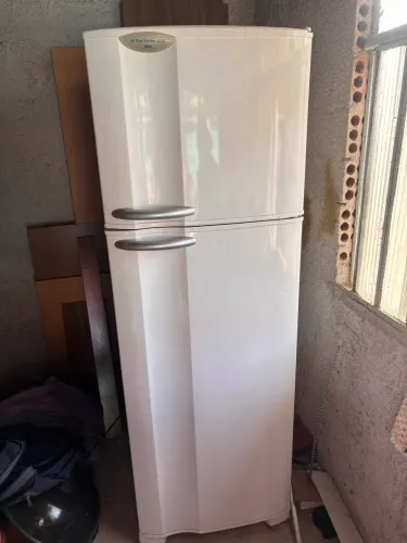 Geladeira frost free eletrolux 