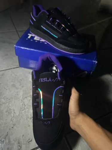 TÊNIS TESLA NUNCA USADO
