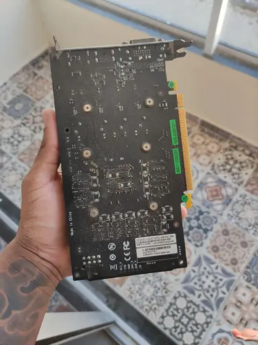 Gtx 1650 leia o anúncio.