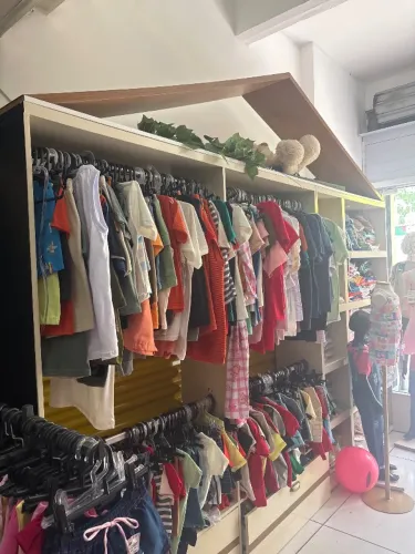 Expositor de loja infantil
