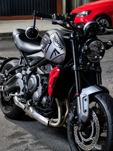 Triumph Trident 660