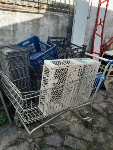 Carrinho de supermercado do grande pra vender