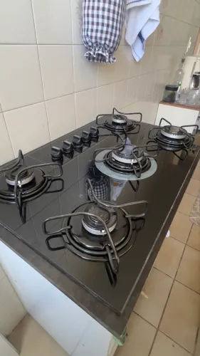 Cooktop 5 bocas cônsul bem conservado com balcão para cooktop, forno e microondas