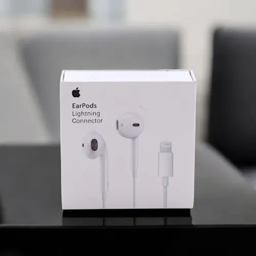 Fone de Ouvido Apple EarPods Intra-Auricular com Conector Lightning Branco Original
