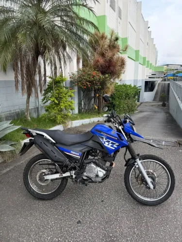 LTZ 150 z moto em perfeito estados
