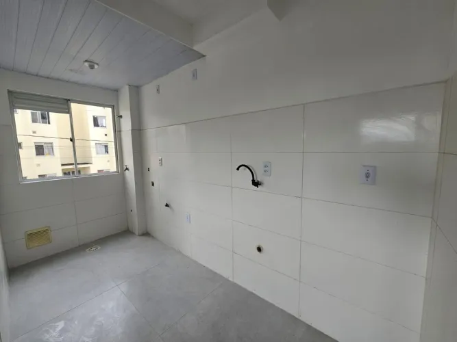 CRECI 63139F Apartamento em BIGUAÇU recém reformado
