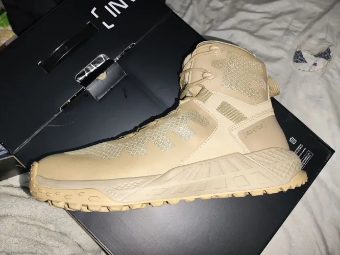 Bota Arion Invictus