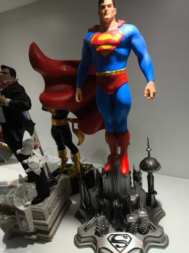 Superman iron Studios - exclusivo ccxp 2024