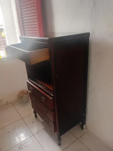 Cômoda antiga madeira