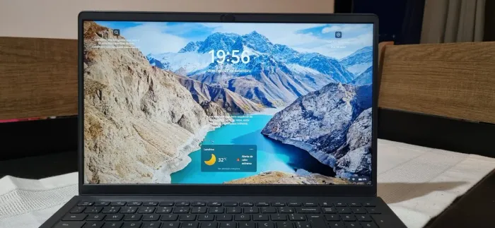 Notebook Dell Inspiron 15 3530 - Estado de Novo (Apenas 1 Ano de Uso)