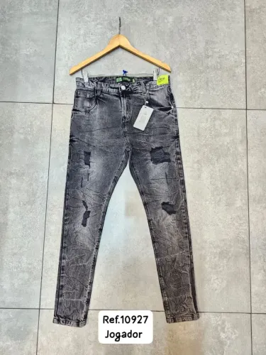 CALÇAS JEANS MODELOS DESPOJADOS